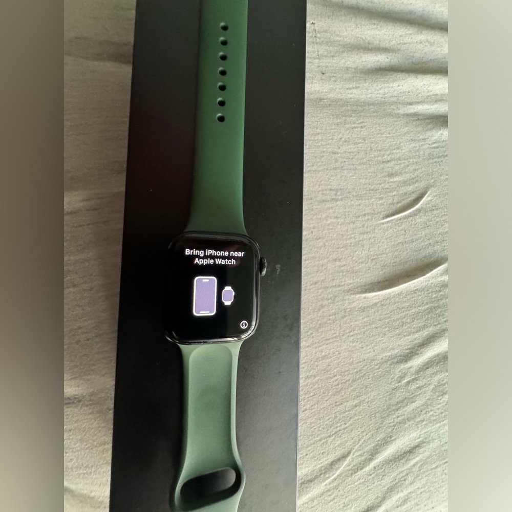 Apple Watch Series 7 41MM Cellular + GPS